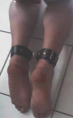 gefesselte_Fuesse